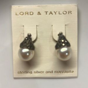 Lord & Taylor Earring lis Brand new